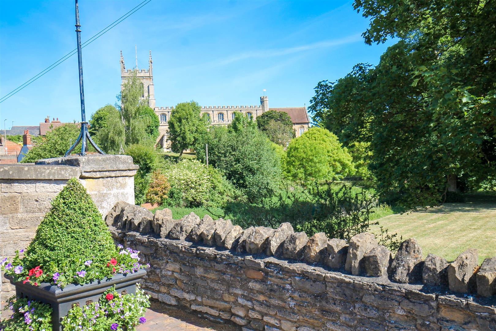 Collins Walk, Newport Pagnell